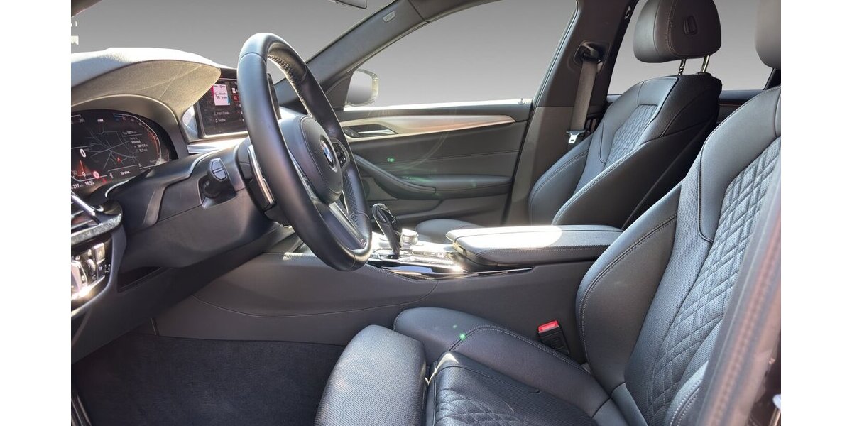 BMW 520d M-Sport Pro Leder Kamera LED ComfortSitz 99.895 km 29.900 &euro; Wuppertal 42327