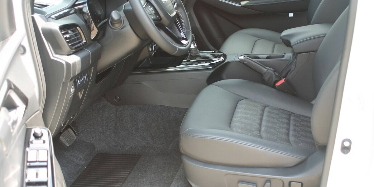 Isuzu D-Max Double Cab 4x4 V-CROSS Automatik|Diff 3.500 km 54.950 &euro; Wermelskirchen 42929